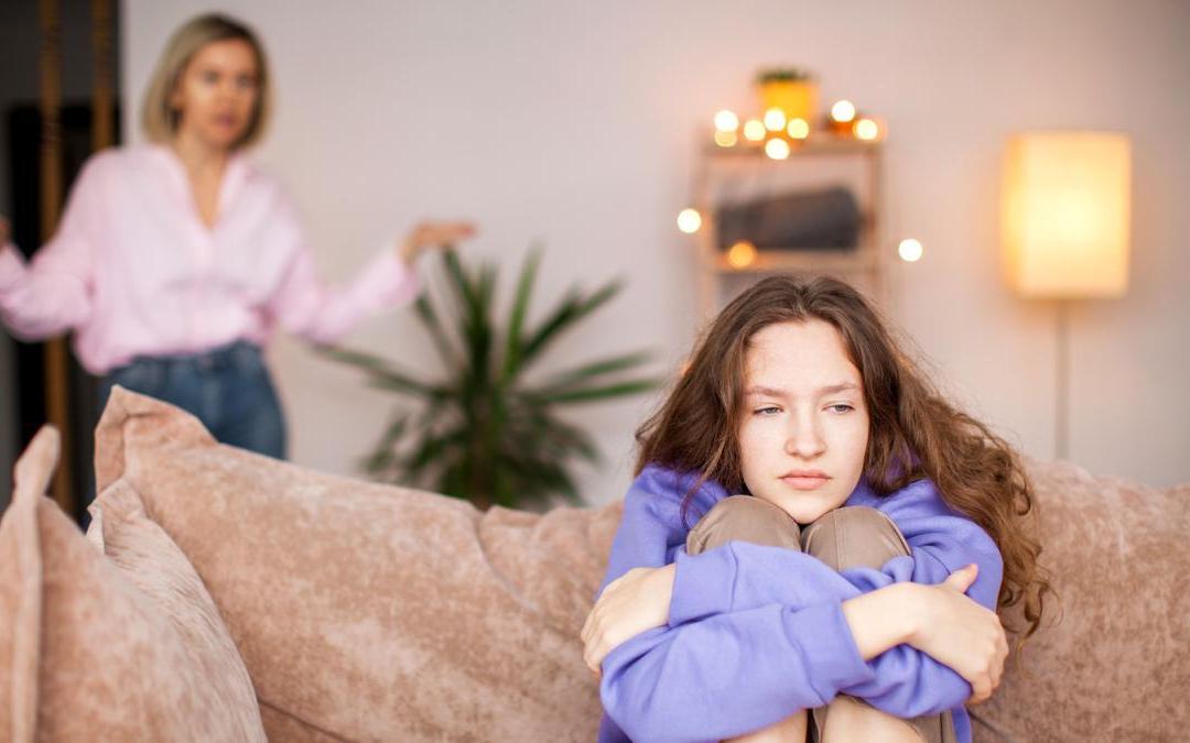 Cómo tratar con tu padre o madre narcisista